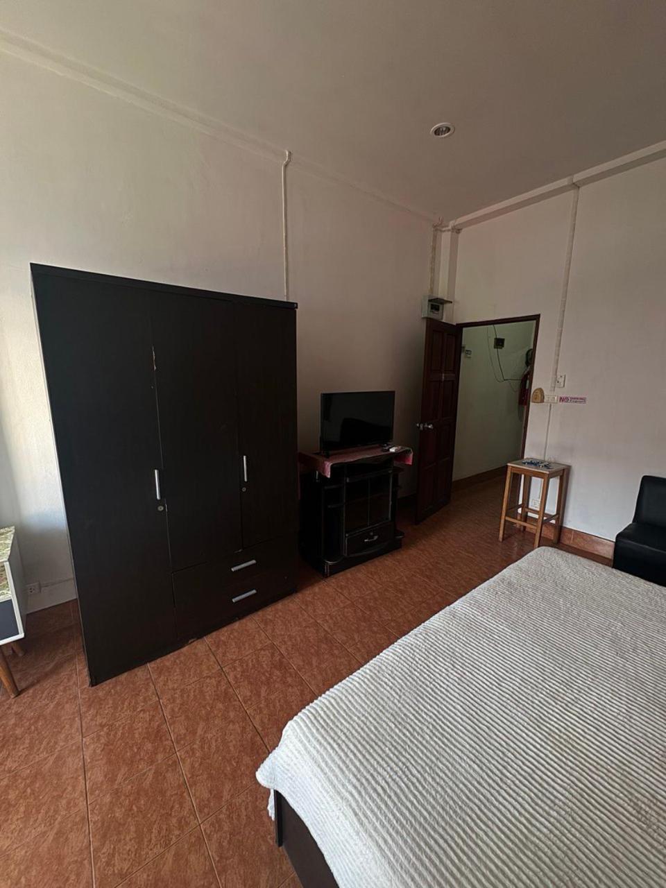 Hotel Lucky Banzaan Patong Esterno foto